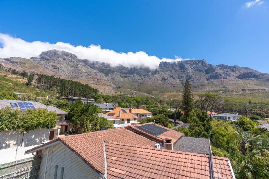 6 Bedroom Property for Sale in Vredehoek Western Cape